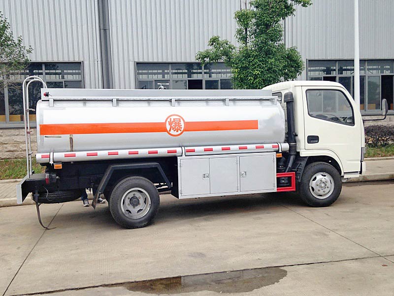 4X2 Dongfeng 3m3 Oil Tanker Trucks