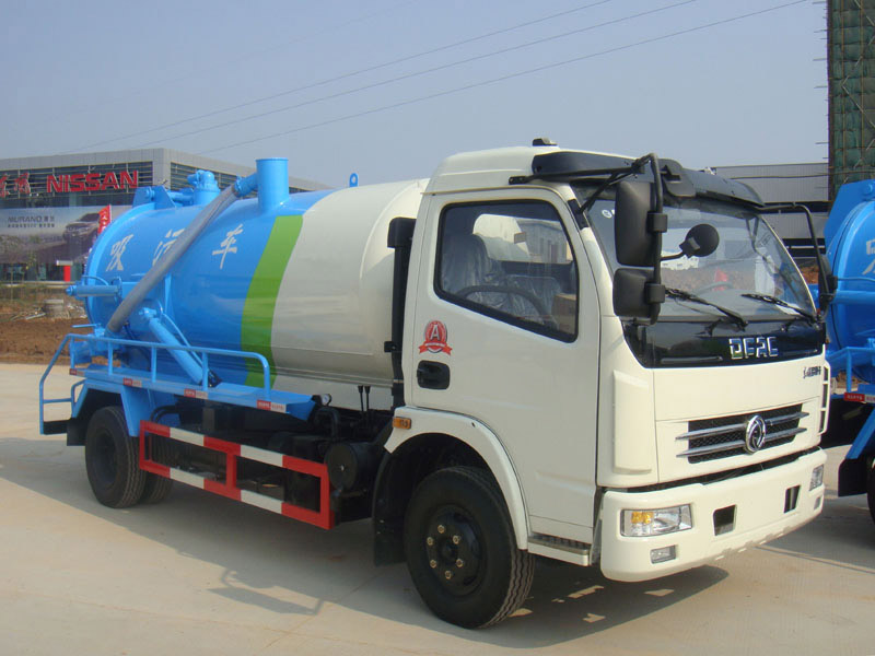 4X2 Dongfeng 5m3 Sewage Trucks