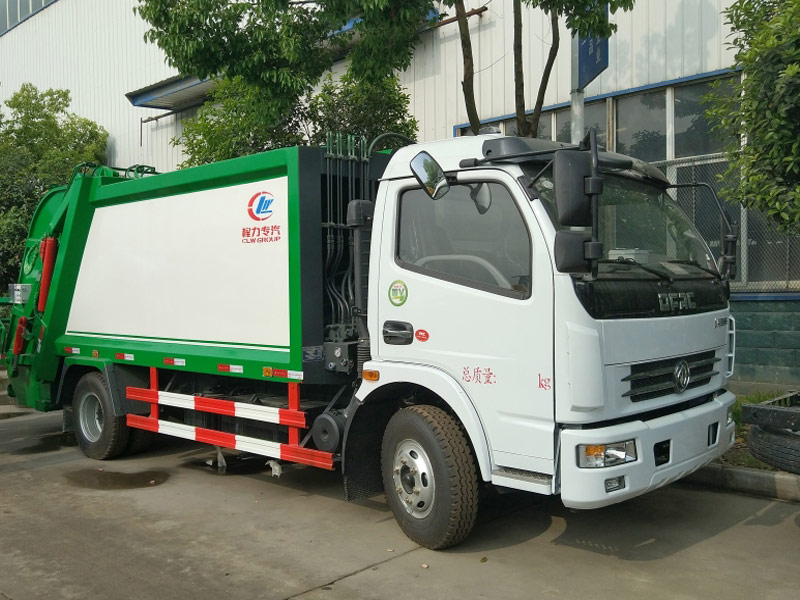 4X2 Dongfeng 5CBM Garbage Compactor Trucks