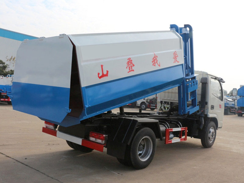 4X2 Dongfeng 5CBM Side Loader Garbage Trucks