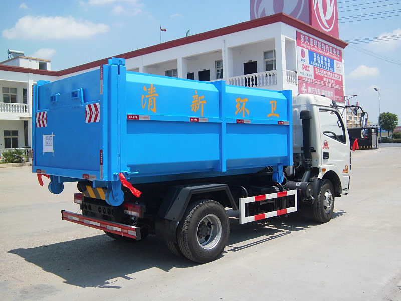 4X2 Dongfeng 5m3 Hook Lift Garbage Trucks