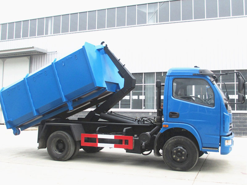 4X2 Dongfeng 5m3 Hook Lift Garbage Trucks