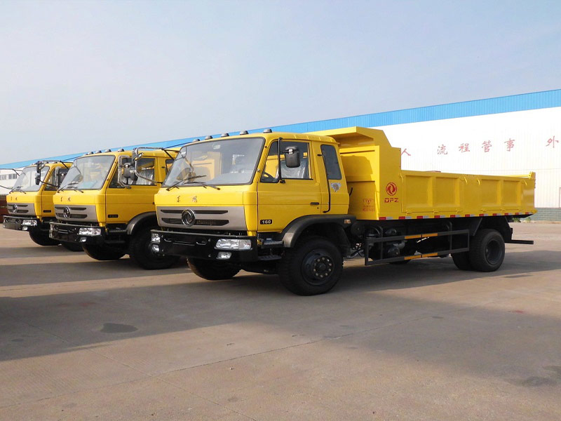 4X2 Dongfeng 5m3 Dump Garbage Trucks