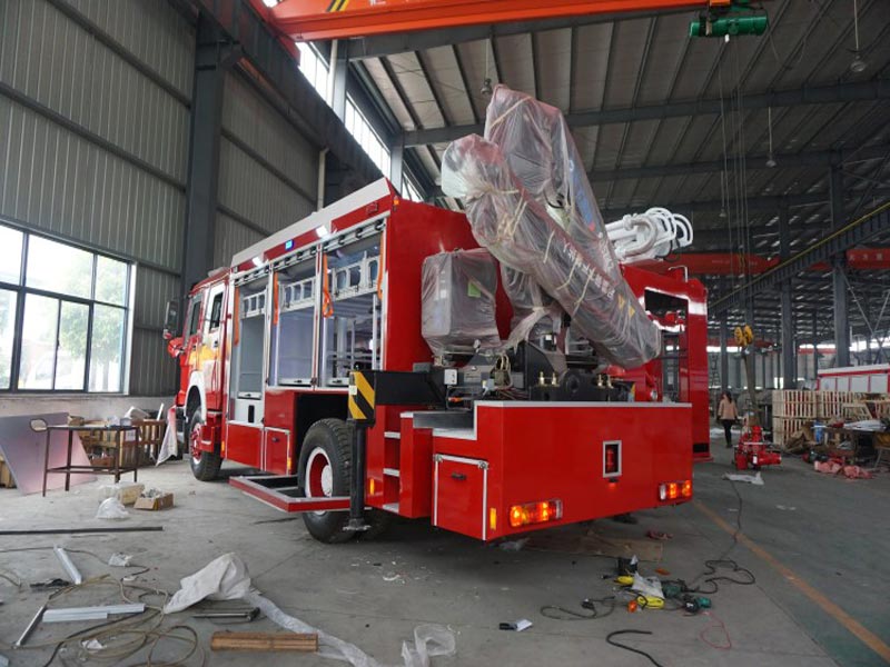 Fire Rescue Truck With 10 Ton Xcmg Crane