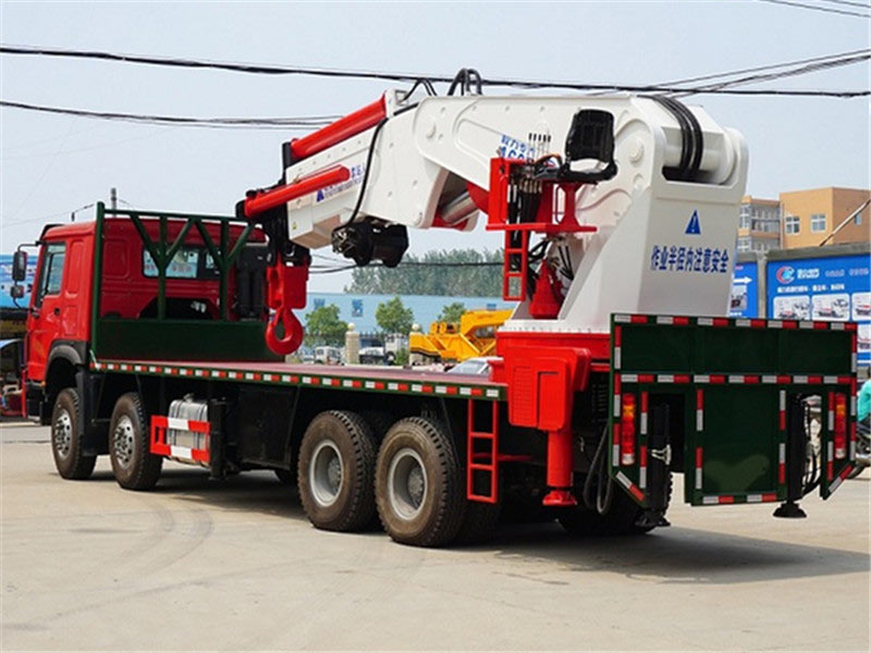 50Ton Sinotruk HOWO Heavy Duty Crane Trucks