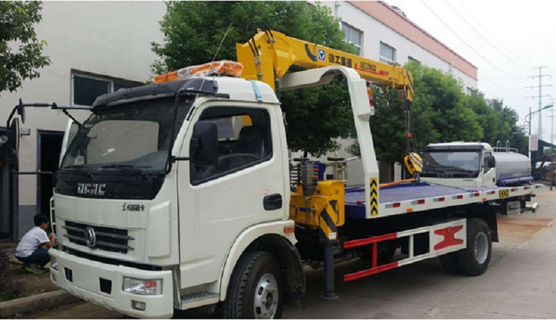 Dongfeng 3Tons Sliding Platform Recovery Truck With Crane