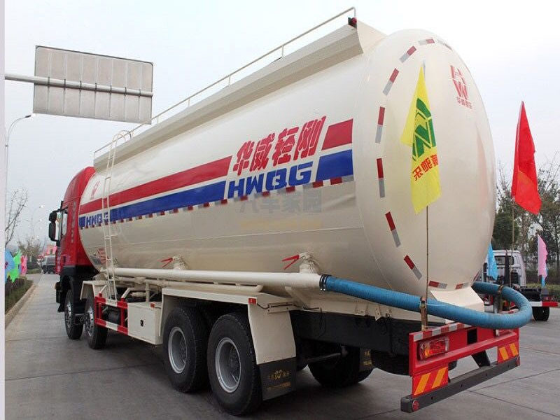 6X4 Sinotruk HOWO 30CBM Bulk Cement Trucks