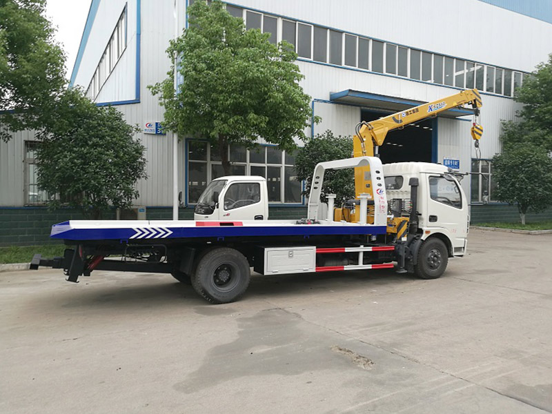 Dongfeng 3Tons Sliding Platform Recovery Trucks With Crane