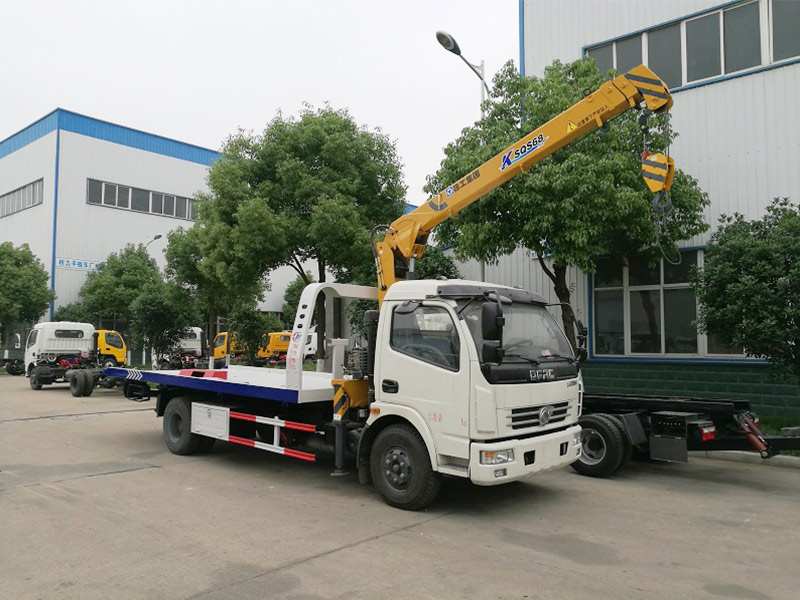 Dongfeng 3Tons Sliding Platform Recovery Trucks With Crane