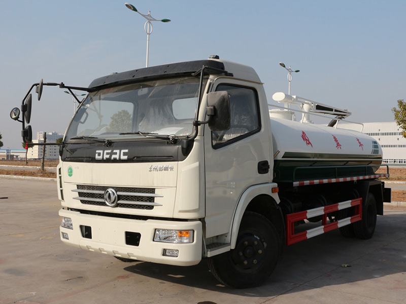 4X2 Dongfeng 5CBM Fecal Suction Trucks