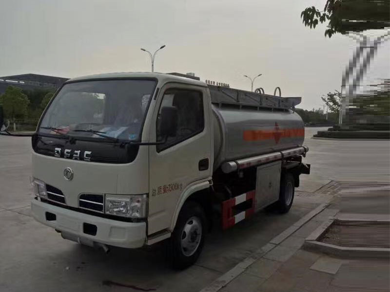 4X2 Dongfeng 5CBM Fuel Tank Truck