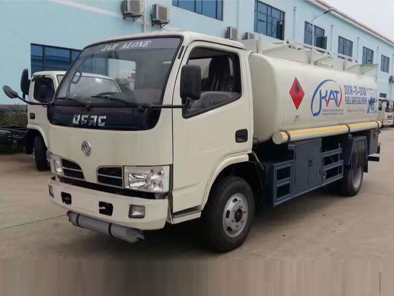 4X2 Dongfeng 5CBM Fuel Tank Truck