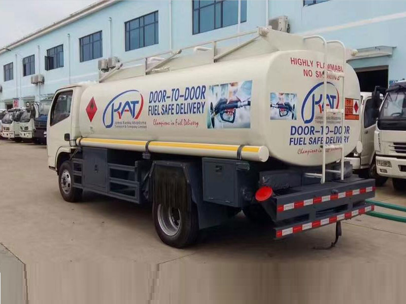 4X2 Dongfeng 5CBM Fuel Tank Truck