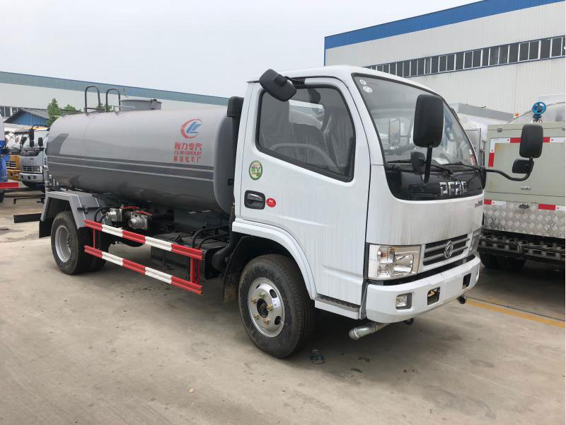 4x2 Dongfeng 5CBM Water Tanker Truck