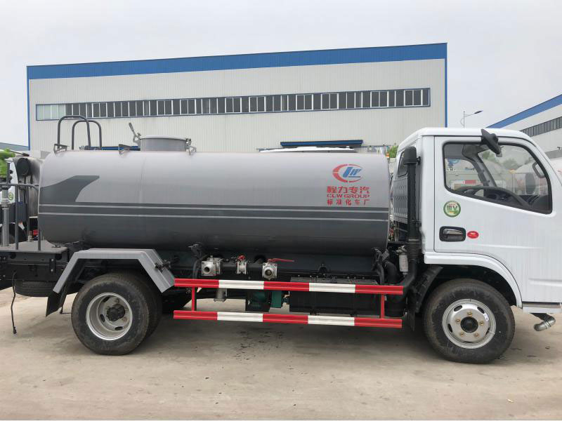 4x2 Dongfeng 5CBM Water Tanker Truck