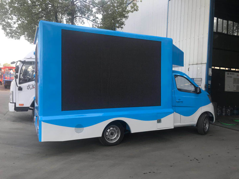 Foton 4X2 86hp double sides P4 Led Truck