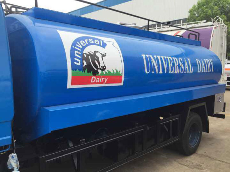 ISUZU 4x2 4 Tonnes Milk Tanker Truck