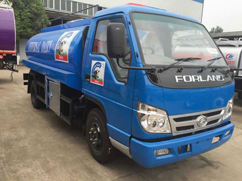 ISUZU 4x2 4 Tonnes Milk Tanker Truck