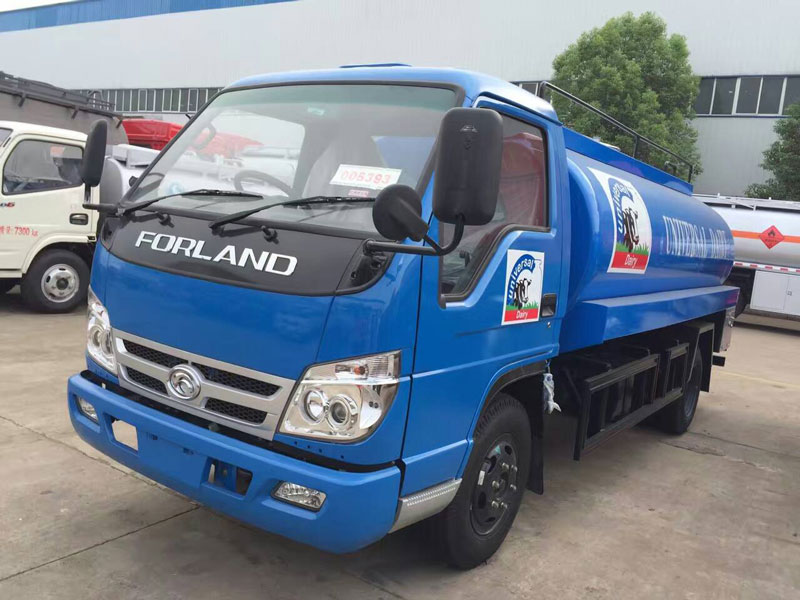 ISUZU 4x2 4 Tonnes Milk Tanker Truck