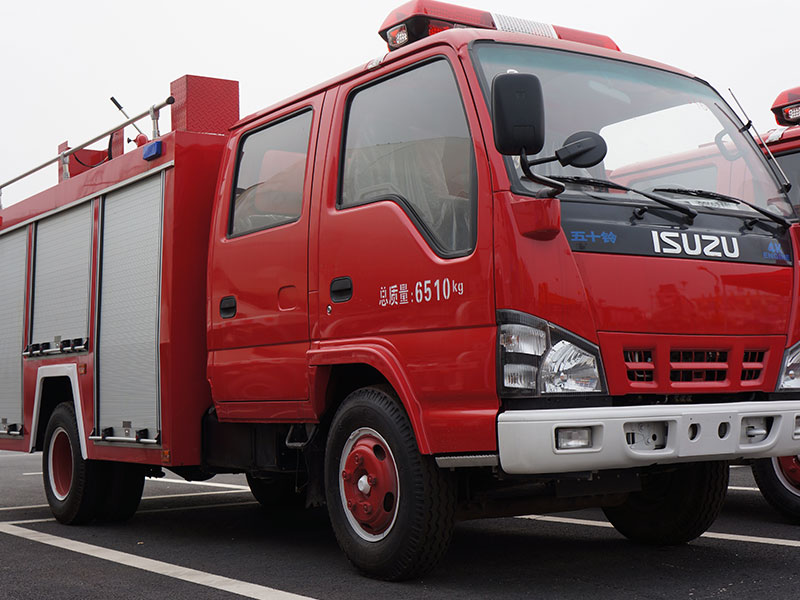 ISUZU 5000L Water Foam Tank Truck